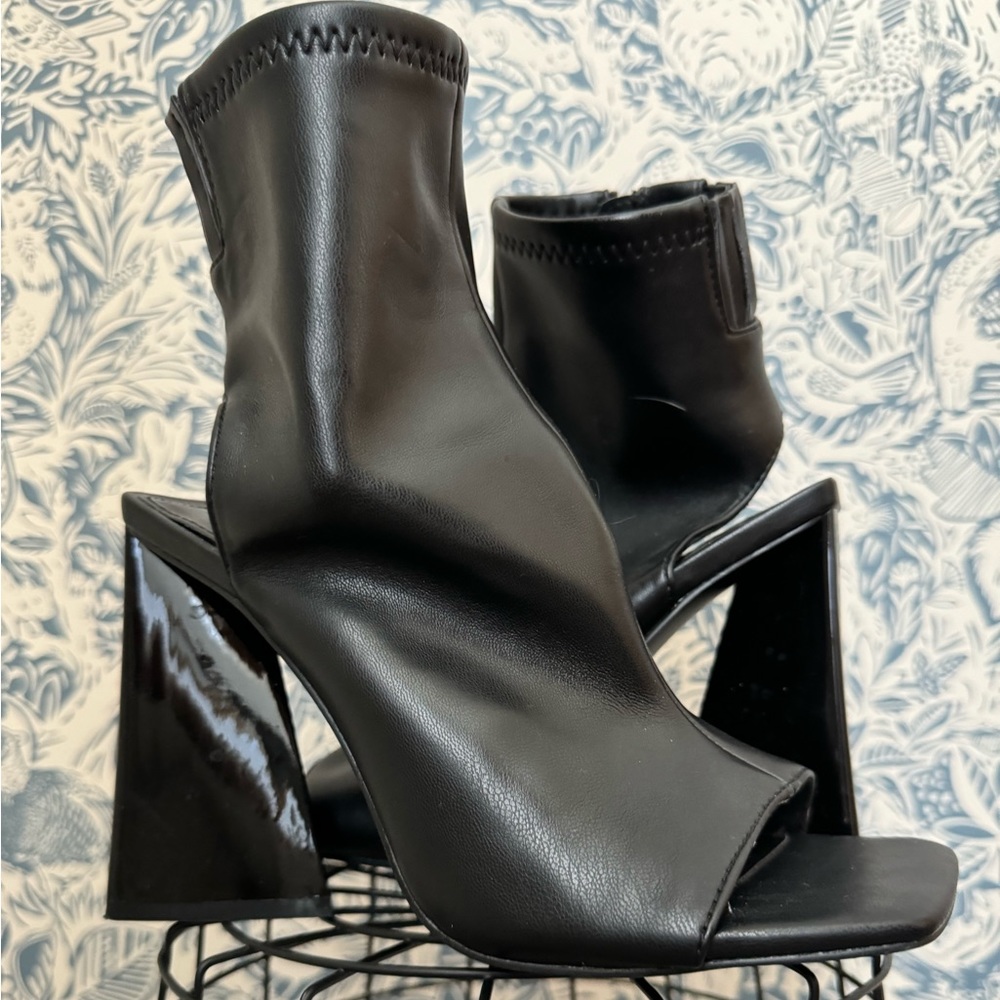Steve Madden Peep toe Heel